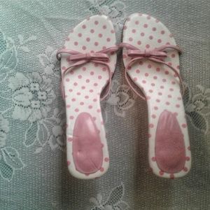 Small heeled dress shoes,